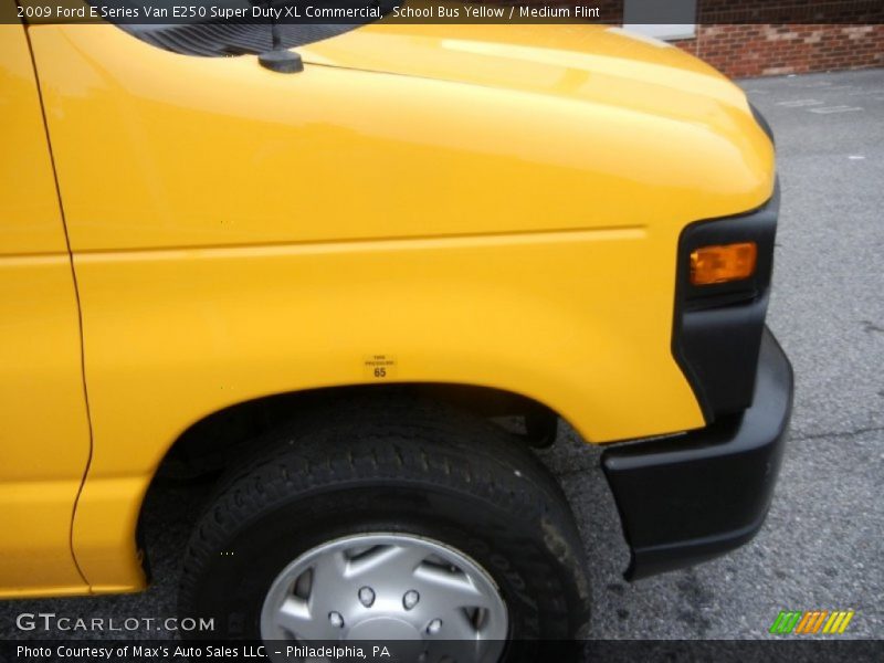 School Bus Yellow / Medium Flint 2009 Ford E Series Van E250 Super Duty XL Commercial
