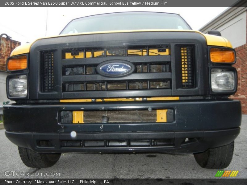 School Bus Yellow / Medium Flint 2009 Ford E Series Van E250 Super Duty XL Commercial