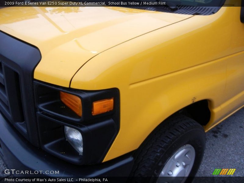 School Bus Yellow / Medium Flint 2009 Ford E Series Van E250 Super Duty XL Commercial