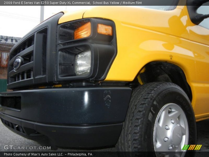 School Bus Yellow / Medium Flint 2009 Ford E Series Van E250 Super Duty XL Commercial