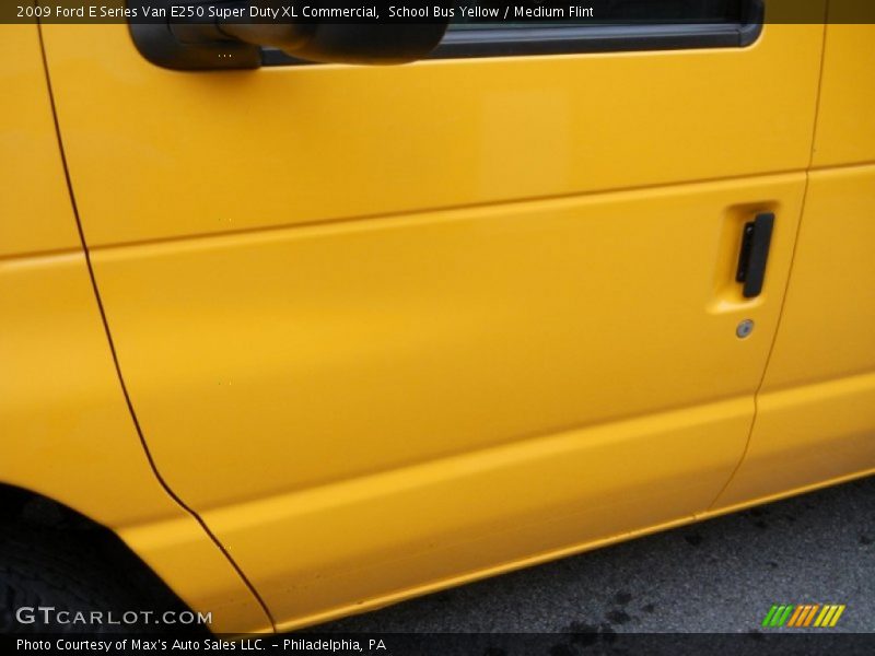 School Bus Yellow / Medium Flint 2009 Ford E Series Van E250 Super Duty XL Commercial