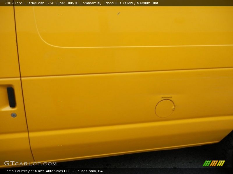 School Bus Yellow / Medium Flint 2009 Ford E Series Van E250 Super Duty XL Commercial