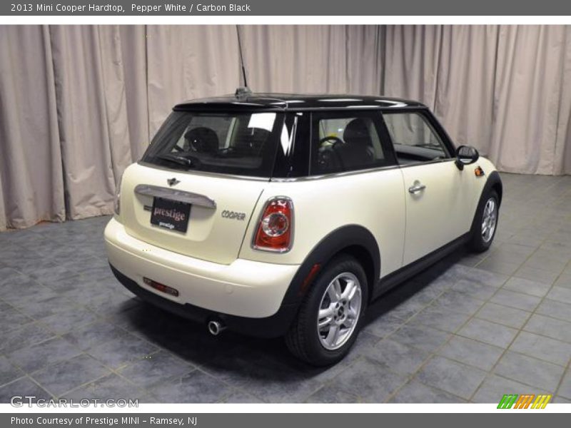 Pepper White / Carbon Black 2013 Mini Cooper Hardtop