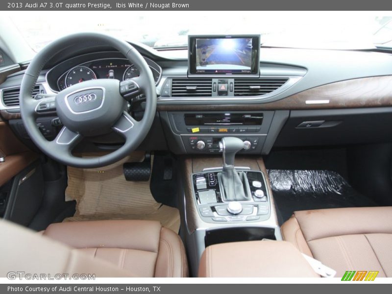 Dashboard of 2013 A7 3.0T quattro Prestige