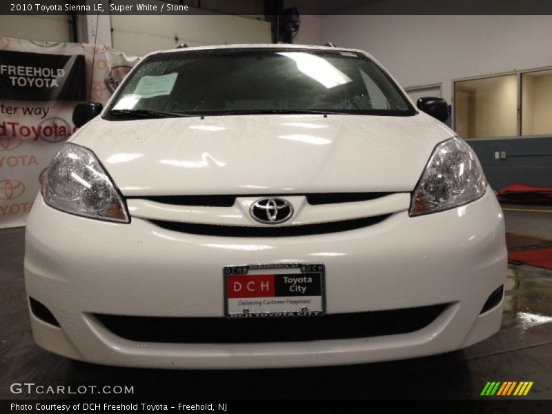 Super White / Stone 2010 Toyota Sienna LE