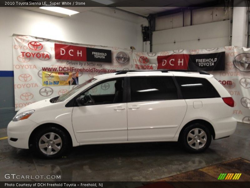 Super White / Stone 2010 Toyota Sienna LE