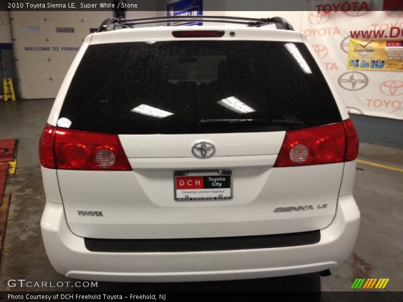 Super White / Stone 2010 Toyota Sienna LE