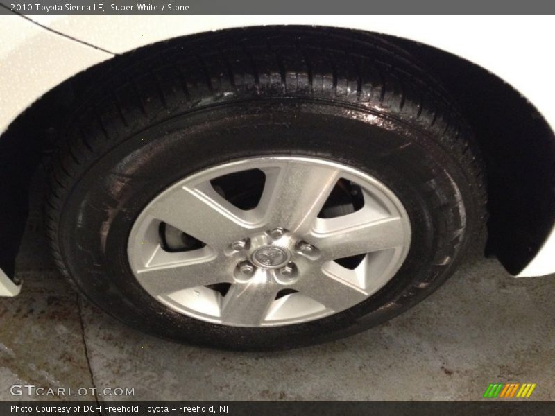 Super White / Stone 2010 Toyota Sienna LE