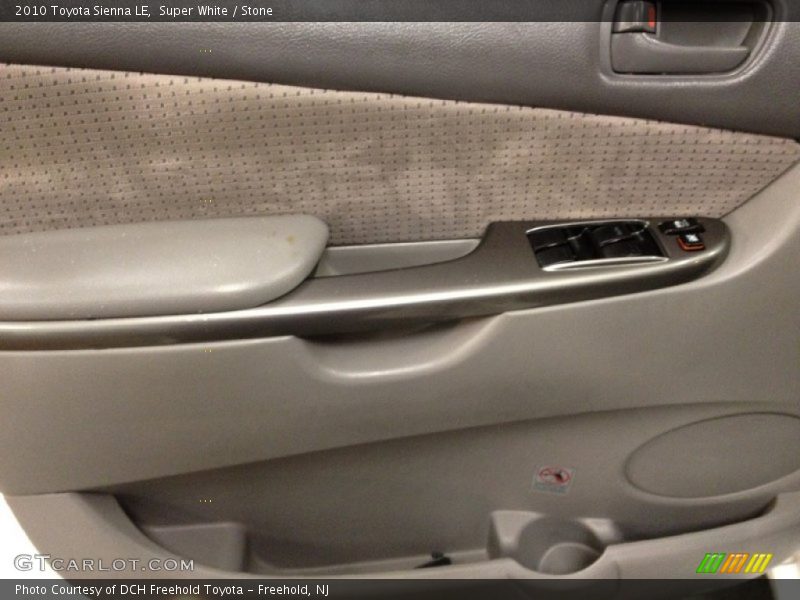 Super White / Stone 2010 Toyota Sienna LE
