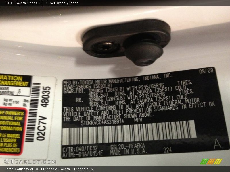 Super White / Stone 2010 Toyota Sienna LE