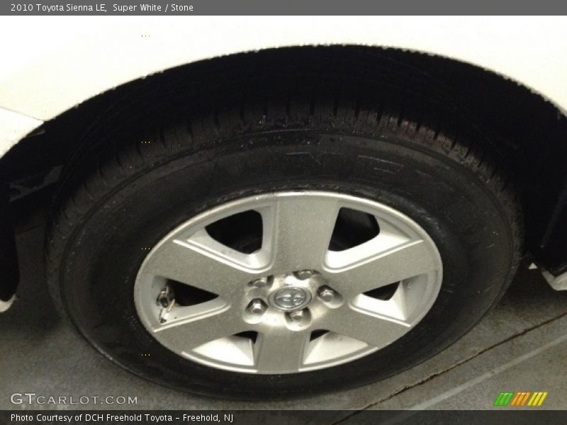 Super White / Stone 2010 Toyota Sienna LE