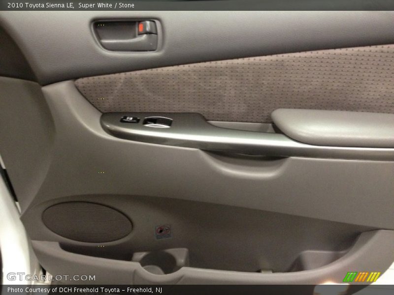 Super White / Stone 2010 Toyota Sienna LE