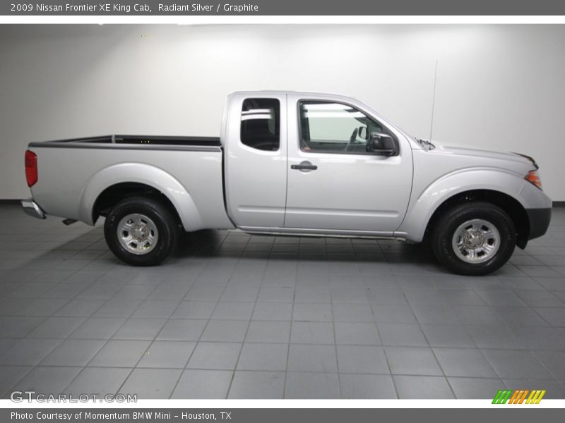 Radiant Silver / Graphite 2009 Nissan Frontier XE King Cab