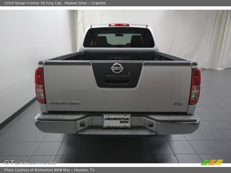 Radiant Silver / Graphite 2009 Nissan Frontier XE King Cab