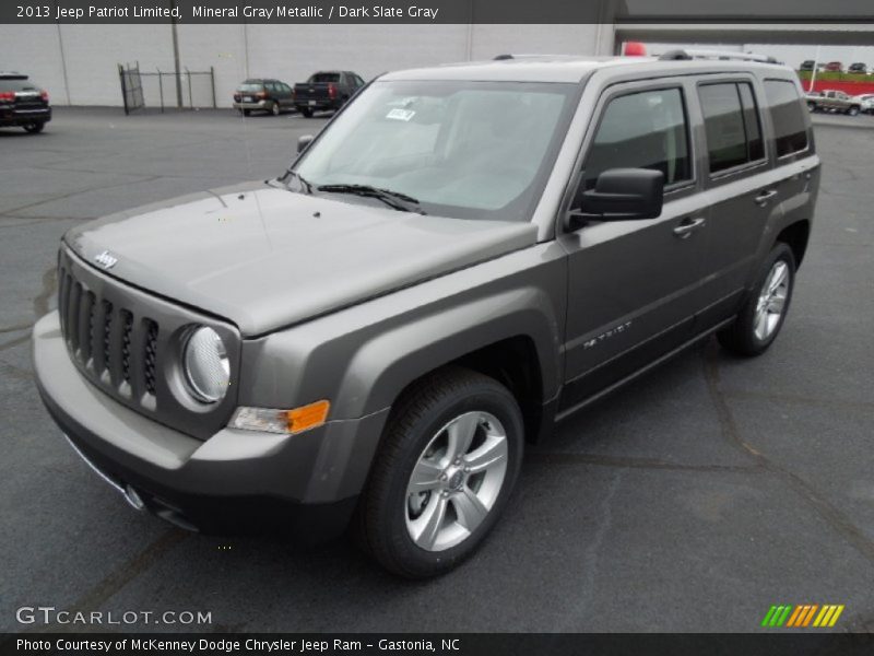 Front 3/4 View of 2013 Patriot Limited