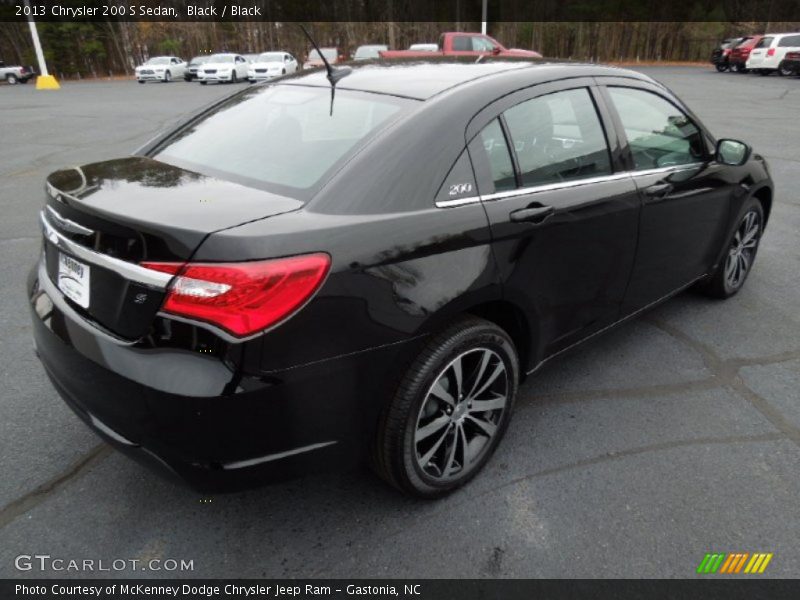 Black / Black 2013 Chrysler 200 S Sedan
