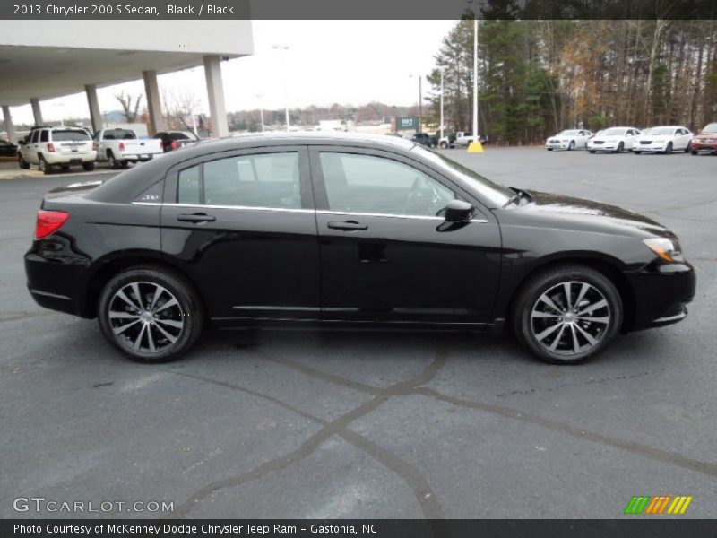 Black / Black 2013 Chrysler 200 S Sedan