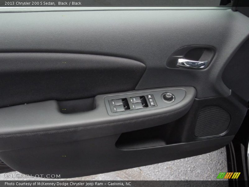 Black / Black 2013 Chrysler 200 S Sedan