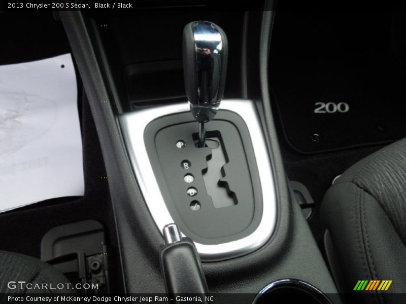 Black / Black 2013 Chrysler 200 S Sedan