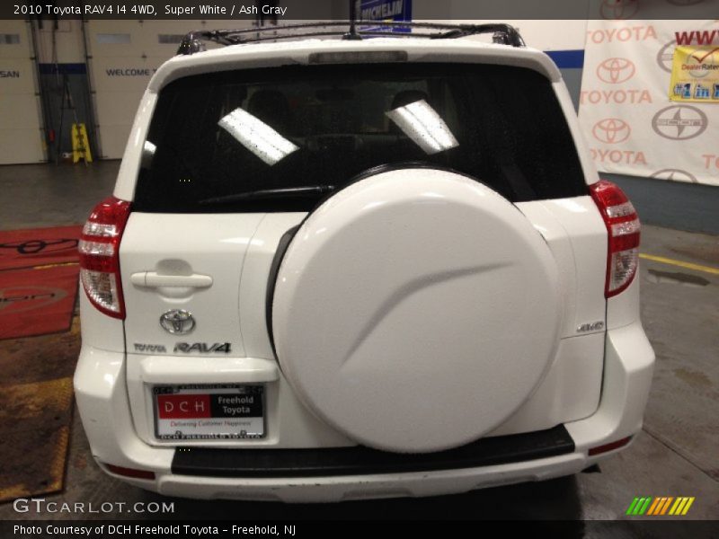 Super White / Ash Gray 2010 Toyota RAV4 I4 4WD