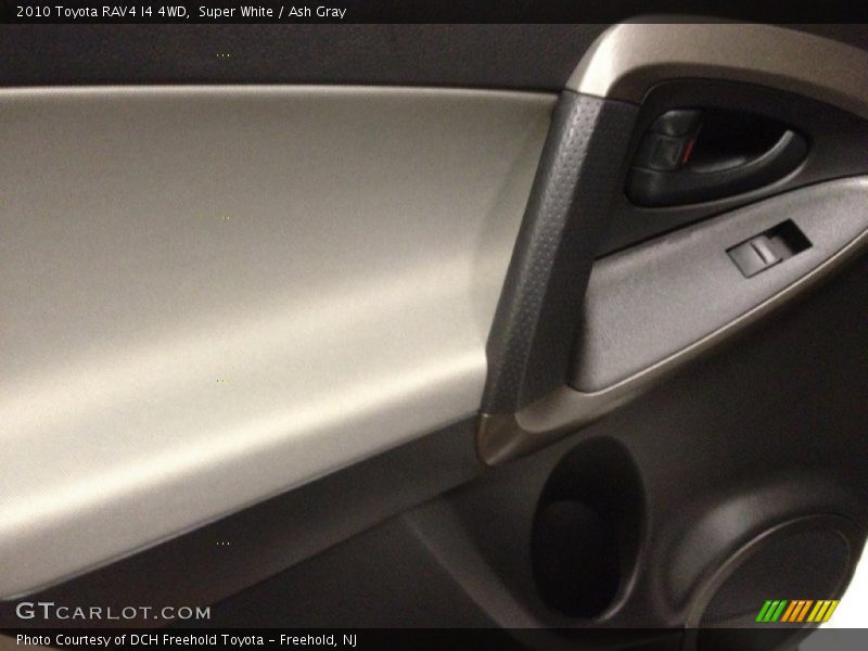 Super White / Ash Gray 2010 Toyota RAV4 I4 4WD