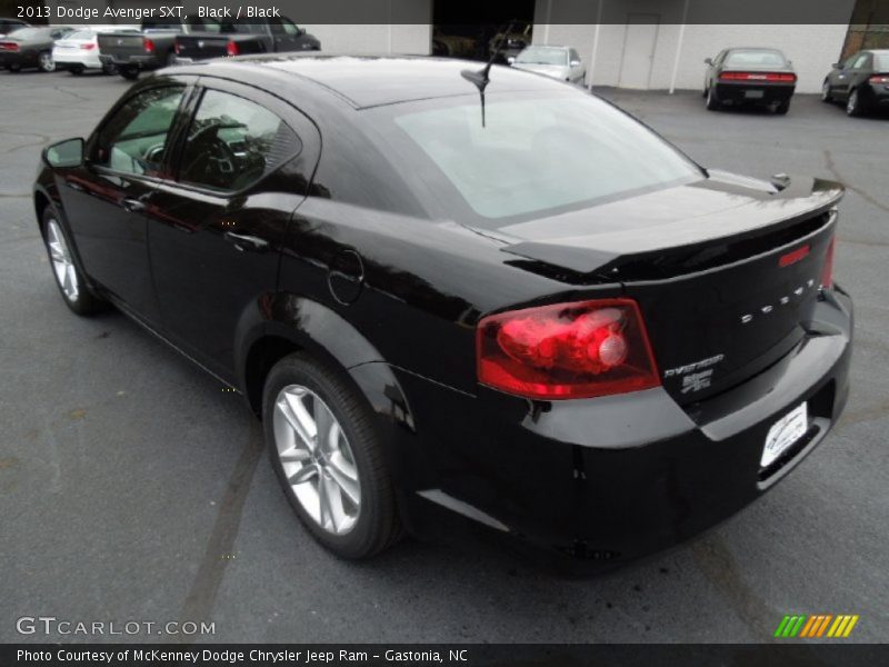  2013 Avenger SXT Black