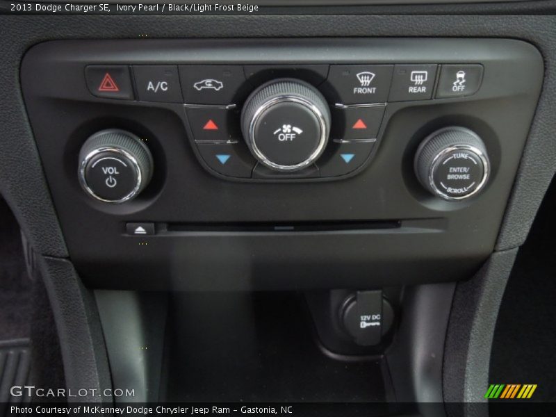 Ivory Pearl / Black/Light Frost Beige 2013 Dodge Charger SE