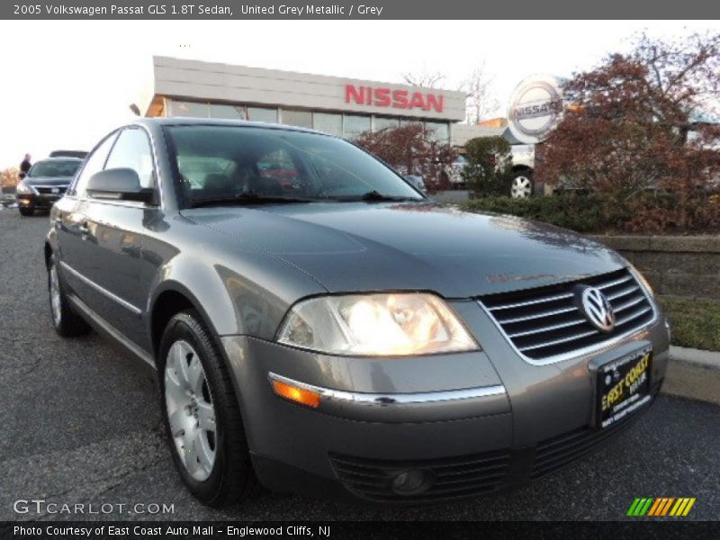 United Grey Metallic / Grey 2005 Volkswagen Passat GLS 1.8T Sedan