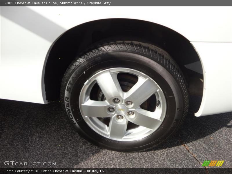 Summit White / Graphite Gray 2005 Chevrolet Cavalier Coupe