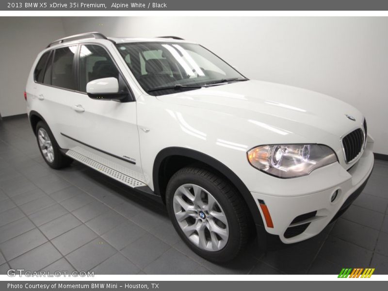 Front 3/4 View of 2013 X5 xDrive 35i Premium