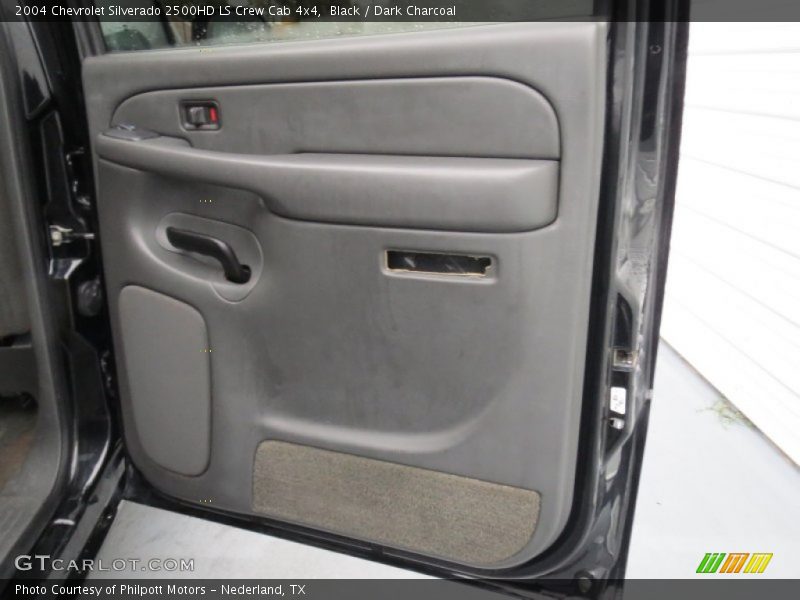 Black / Dark Charcoal 2004 Chevrolet Silverado 2500HD LS Crew Cab 4x4