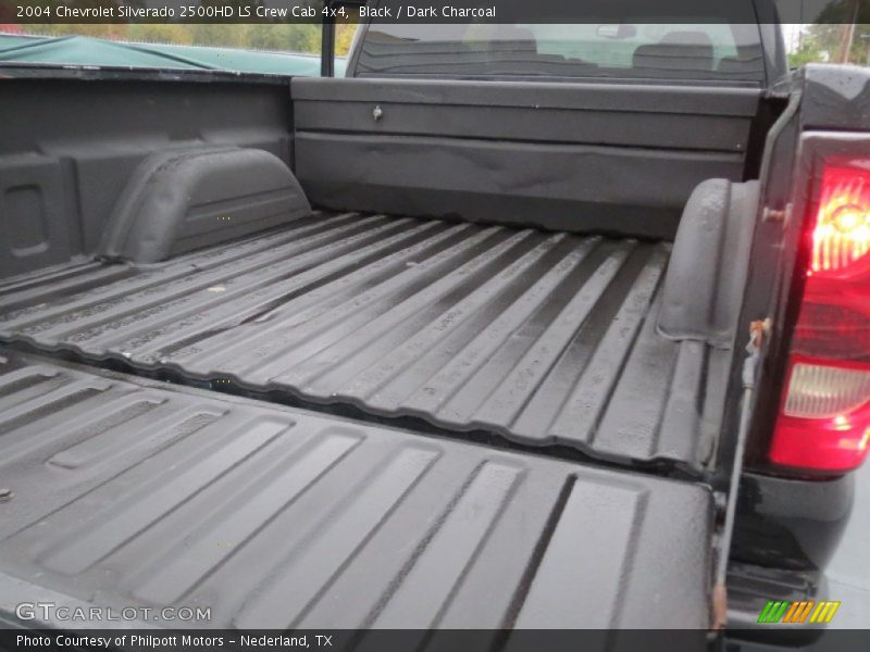 Black / Dark Charcoal 2004 Chevrolet Silverado 2500HD LS Crew Cab 4x4