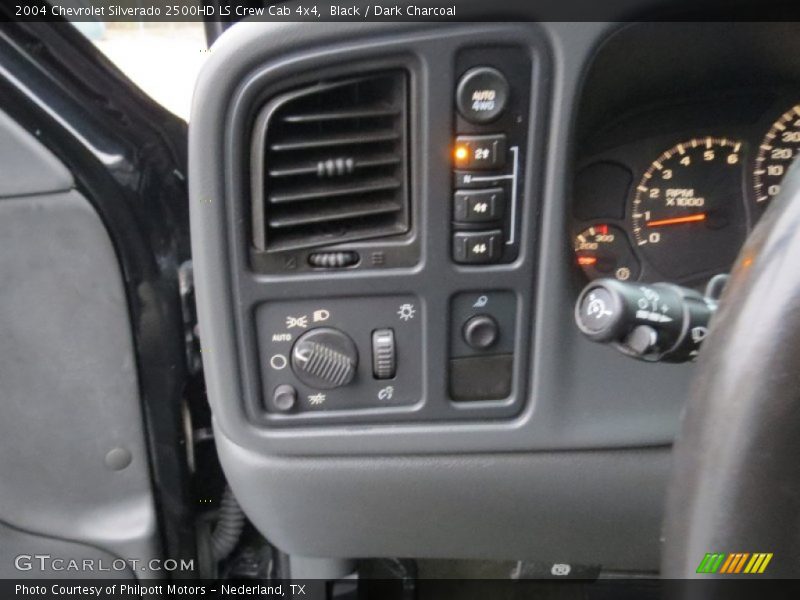 Black / Dark Charcoal 2004 Chevrolet Silverado 2500HD LS Crew Cab 4x4