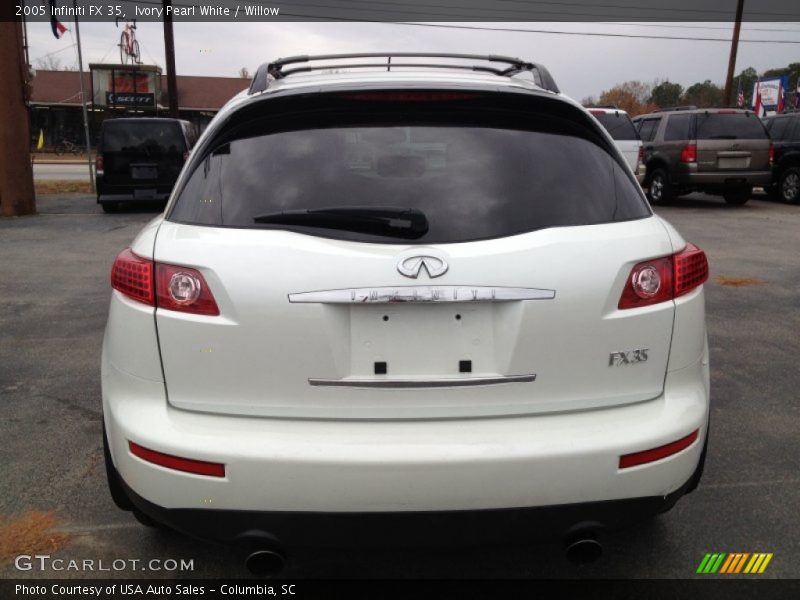 Ivory Pearl White / Willow 2005 Infiniti FX 35