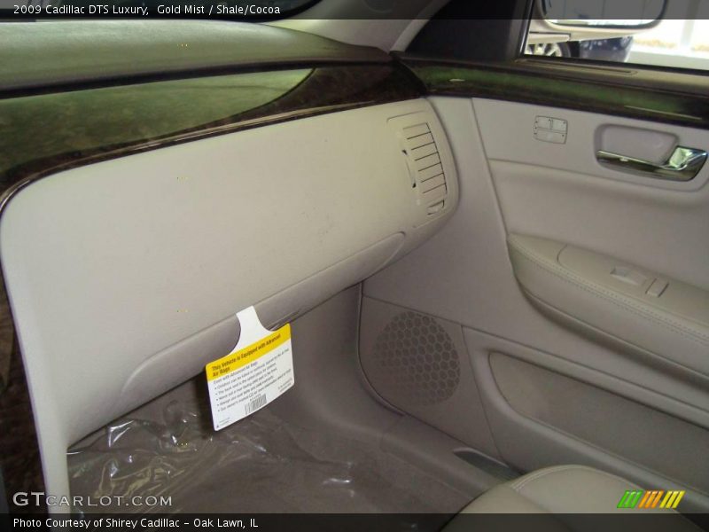 Gold Mist / Shale/Cocoa 2009 Cadillac DTS Luxury