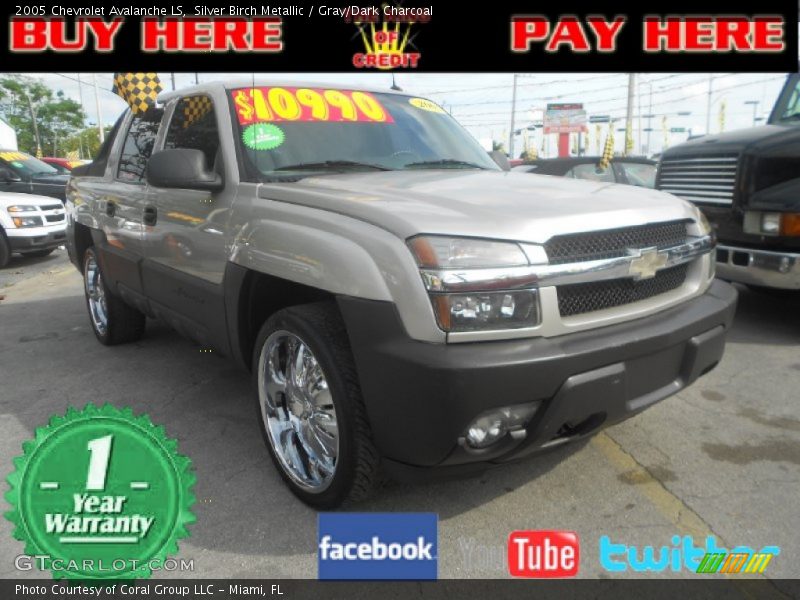Silver Birch Metallic / Gray/Dark Charcoal 2005 Chevrolet Avalanche LS
