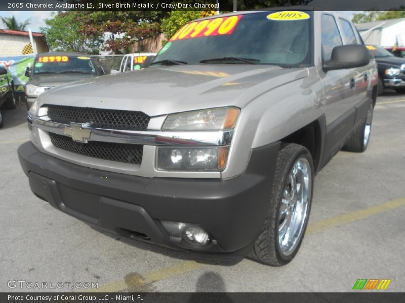 Silver Birch Metallic / Gray/Dark Charcoal 2005 Chevrolet Avalanche LS