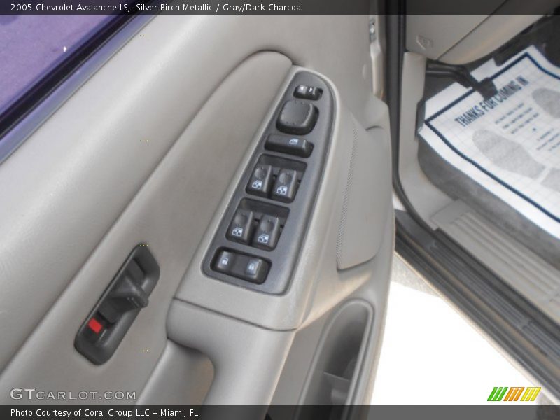 Silver Birch Metallic / Gray/Dark Charcoal 2005 Chevrolet Avalanche LS