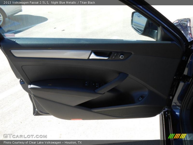 Night Blue Metallic / Titan Black 2013 Volkswagen Passat 2.5L S