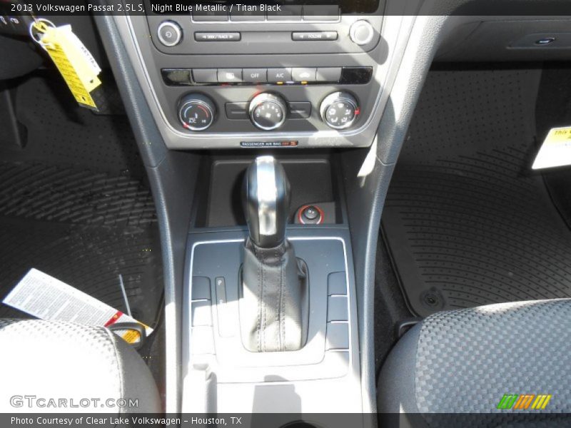 Night Blue Metallic / Titan Black 2013 Volkswagen Passat 2.5L S