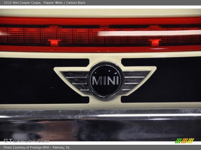 Pepper White / Carbon Black 2013 Mini Cooper Coupe
