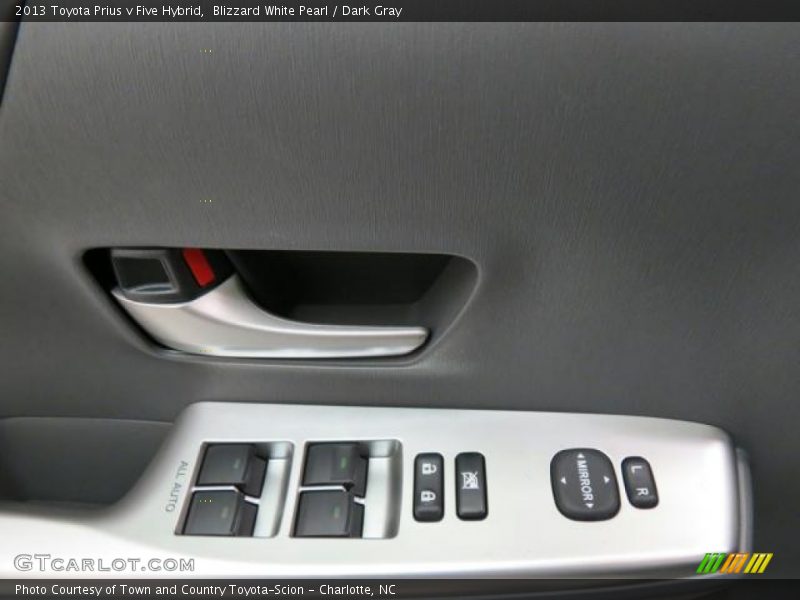 Blizzard White Pearl / Dark Gray 2013 Toyota Prius v Five Hybrid