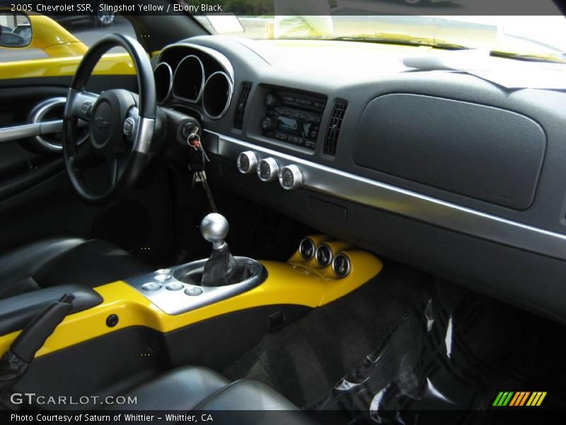 Slingshot Yellow / Ebony Black 2005 Chevrolet SSR