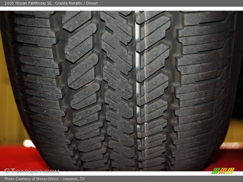 Granite Metallic / Desert 2005 Nissan Pathfinder SE