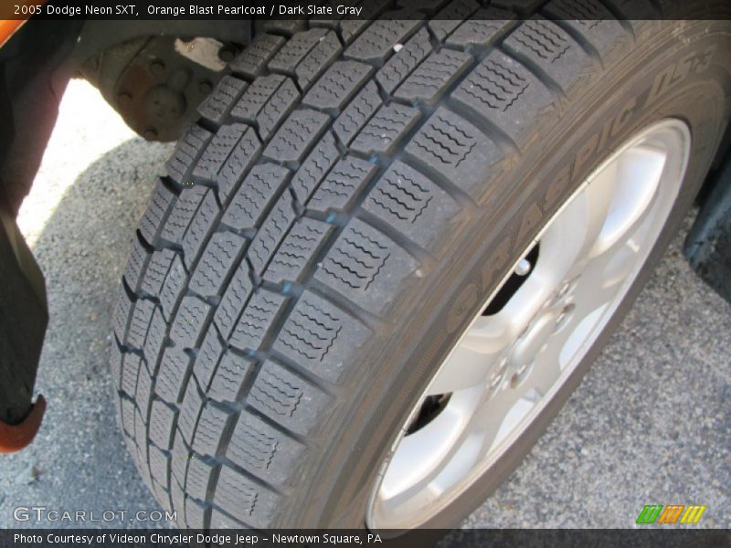 Orange Blast Pearlcoat / Dark Slate Gray 2005 Dodge Neon SXT
