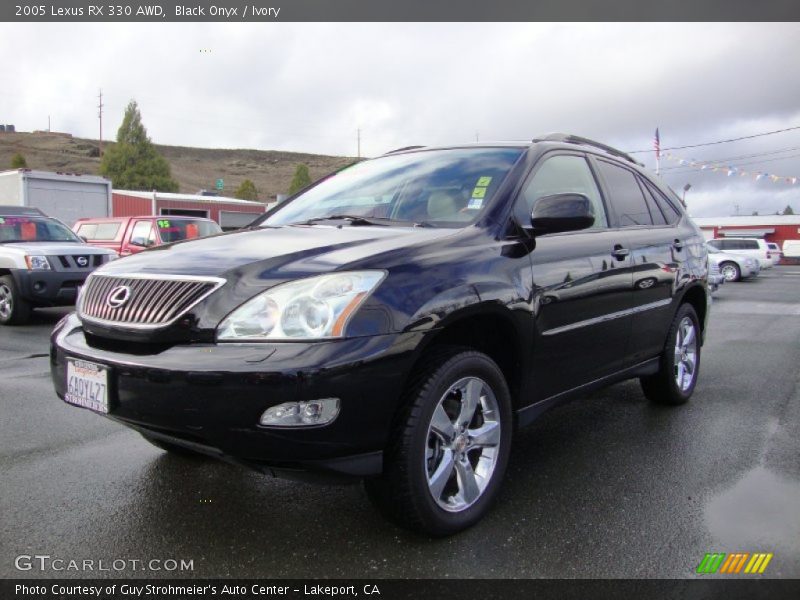 Front 3/4 View of 2005 RX 330 AWD