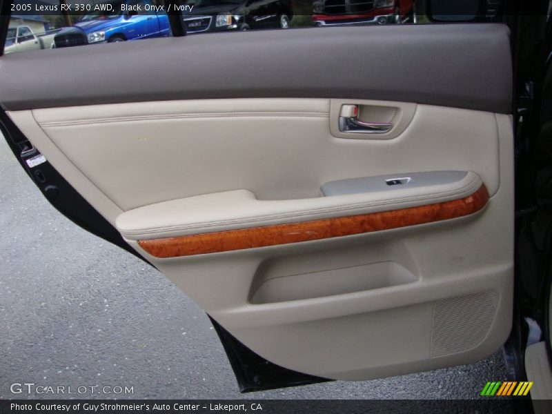 Door Panel of 2005 RX 330 AWD
