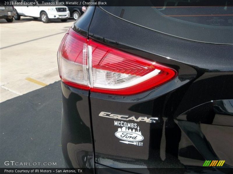 Tuxedo Black Metallic / Charcoal Black 2013 Ford Escape S