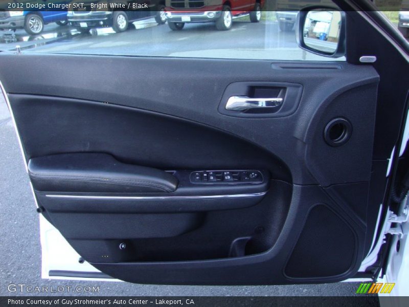 Bright White / Black 2012 Dodge Charger SXT