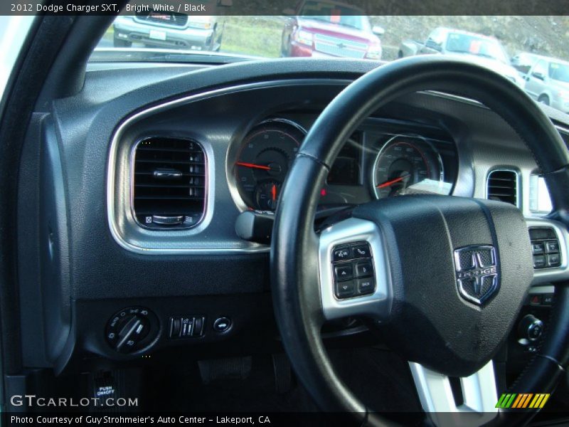 Bright White / Black 2012 Dodge Charger SXT